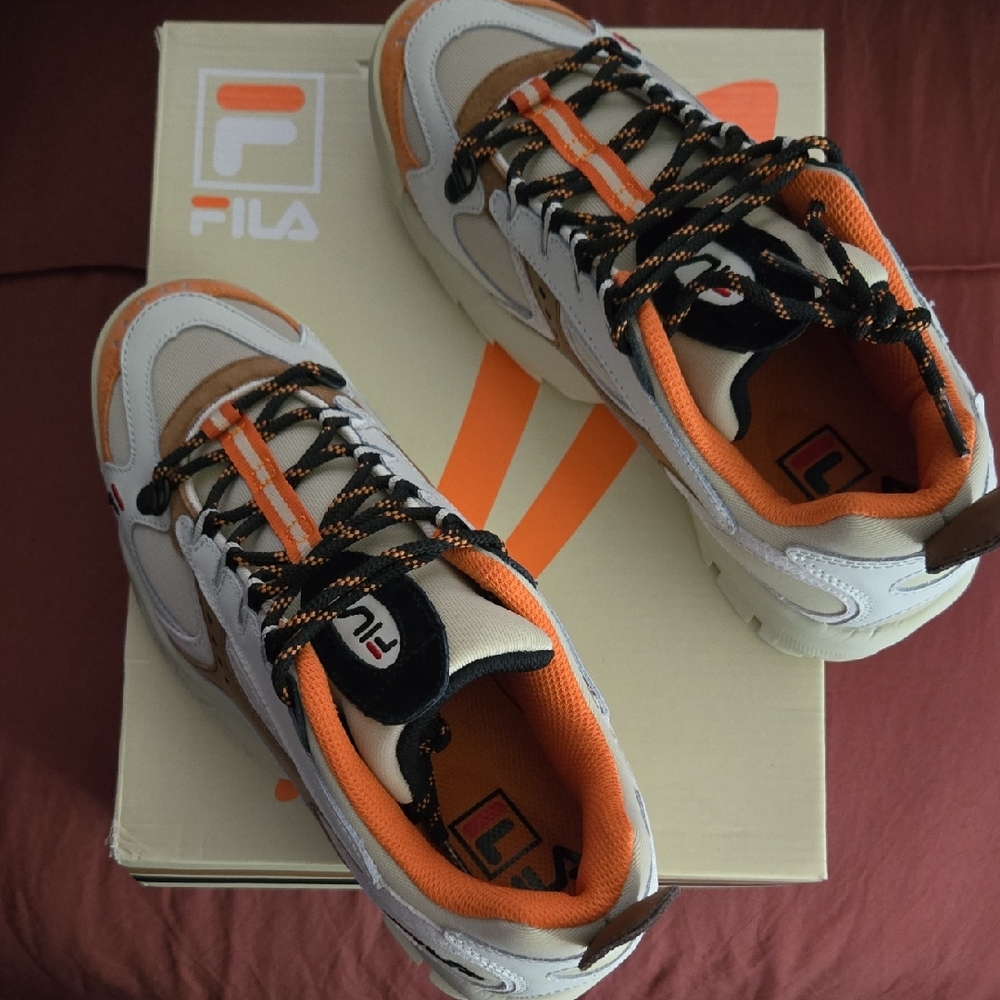 Fila Men's Boveasorus White and Orange Sneakers